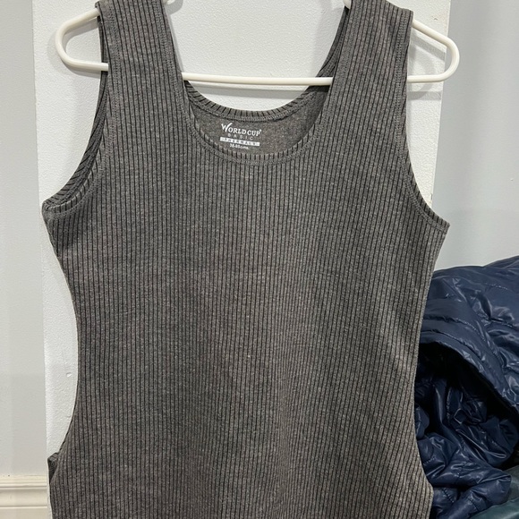 Men Winter warmer . Size 40 delivery available in Mississauga please message - Picture 2 of 4